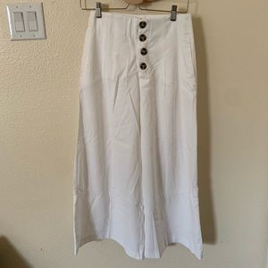 High waisted white pants, pleated, wide leg